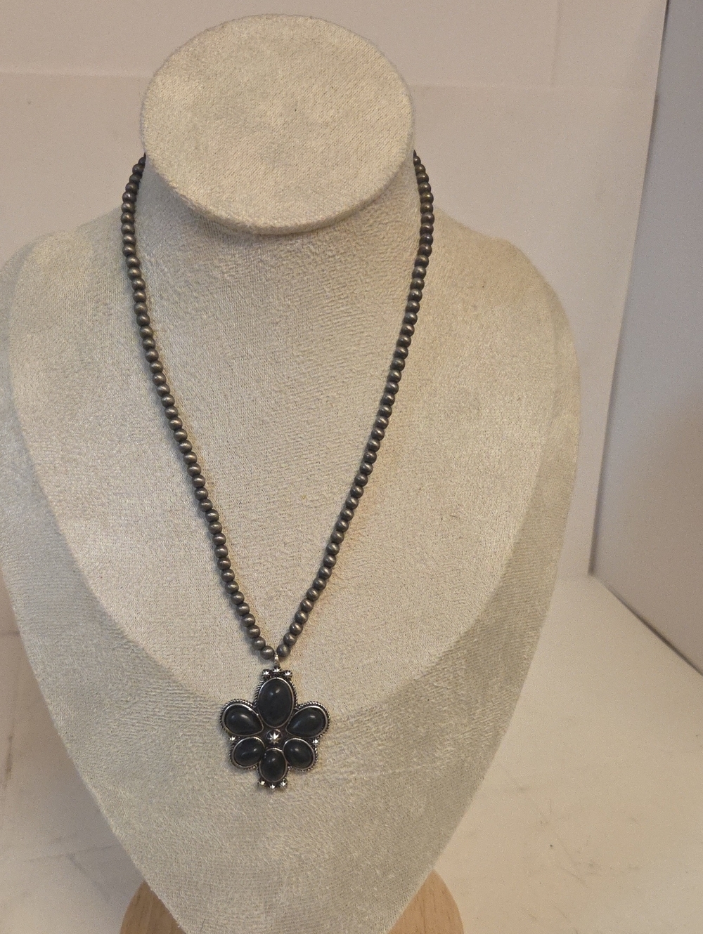 Western Boho Black Stone Flower Pendant Necklace - Silver Ball Chain [0162].